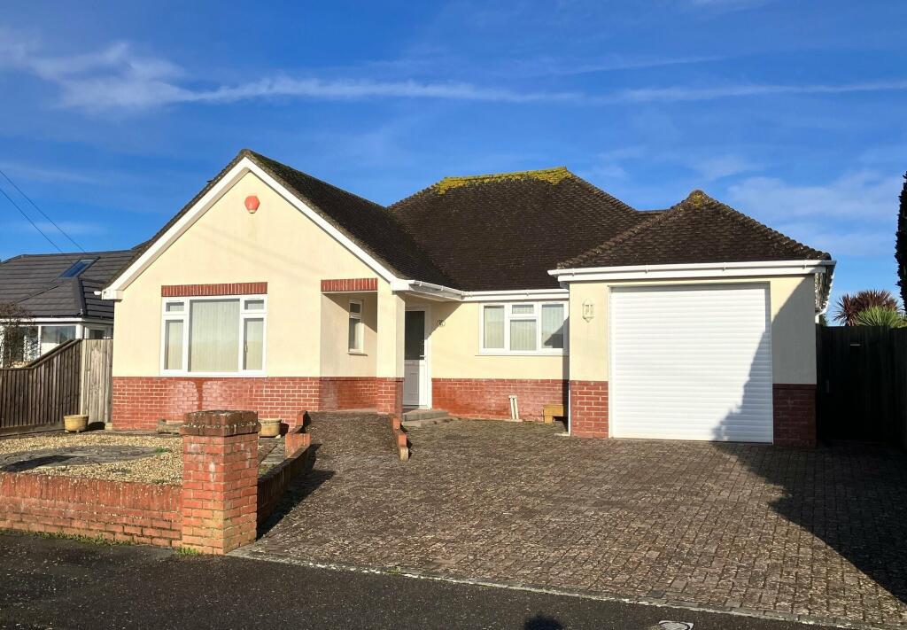 3 bedroom bungalow for sale in Barton on Sea, BH25