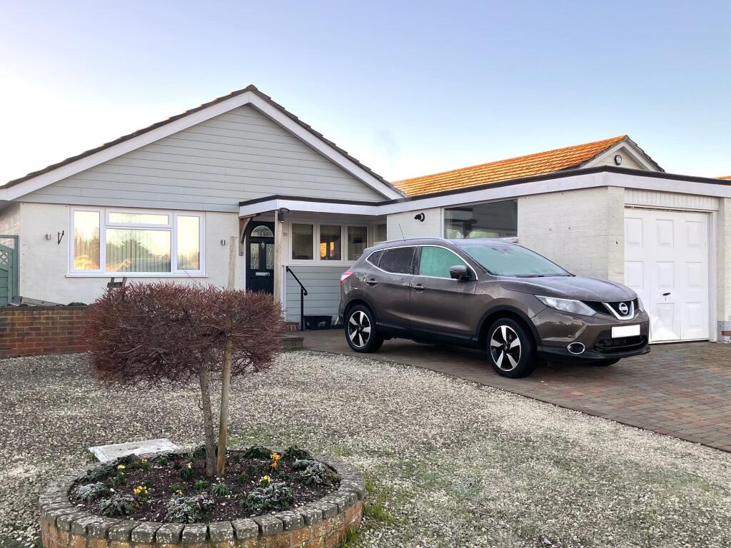 2 bedroom bungalow for sale in Barton on Sea, BH25