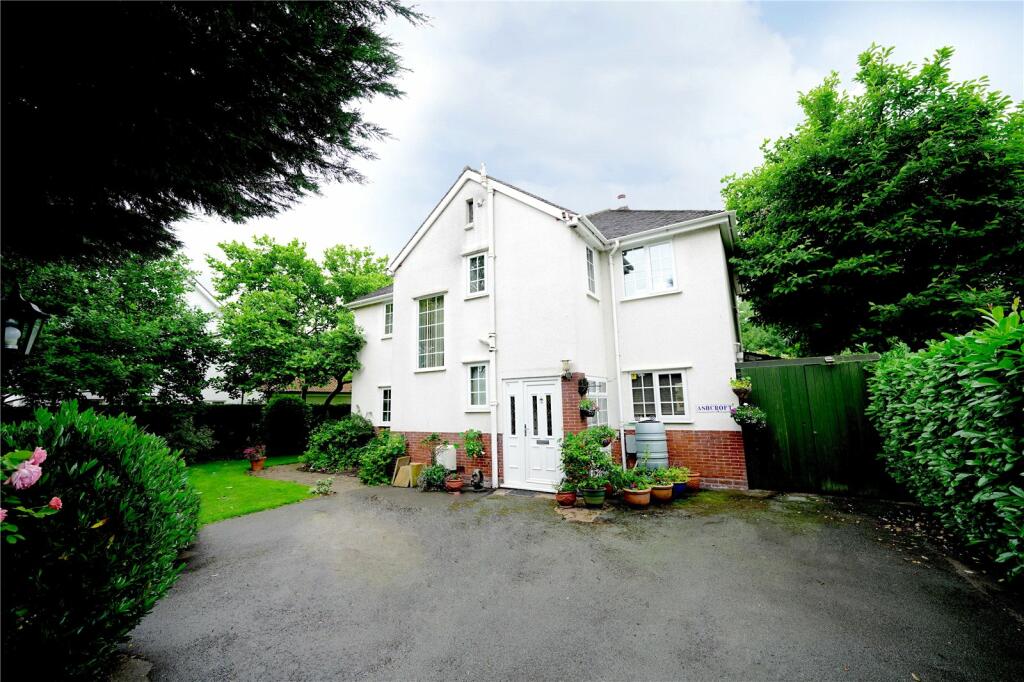 3 bedroom detached house for sale in Old Roman Road, Shrewsbury