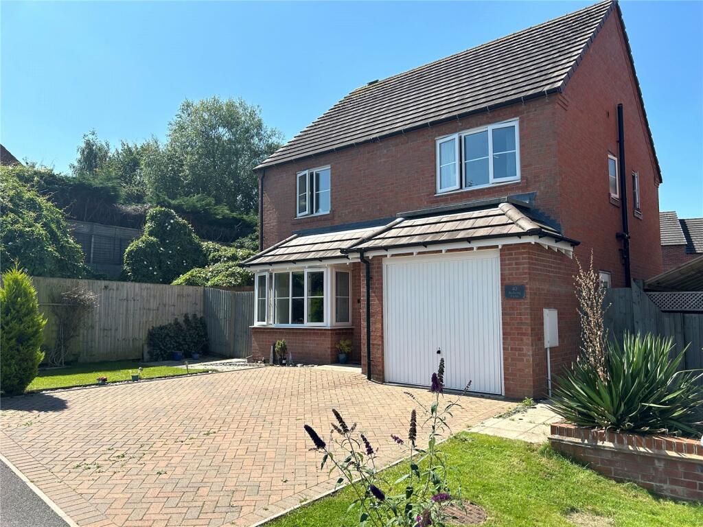 4 bedroom detached house for sale in Redwing Fields, Shrewsbury