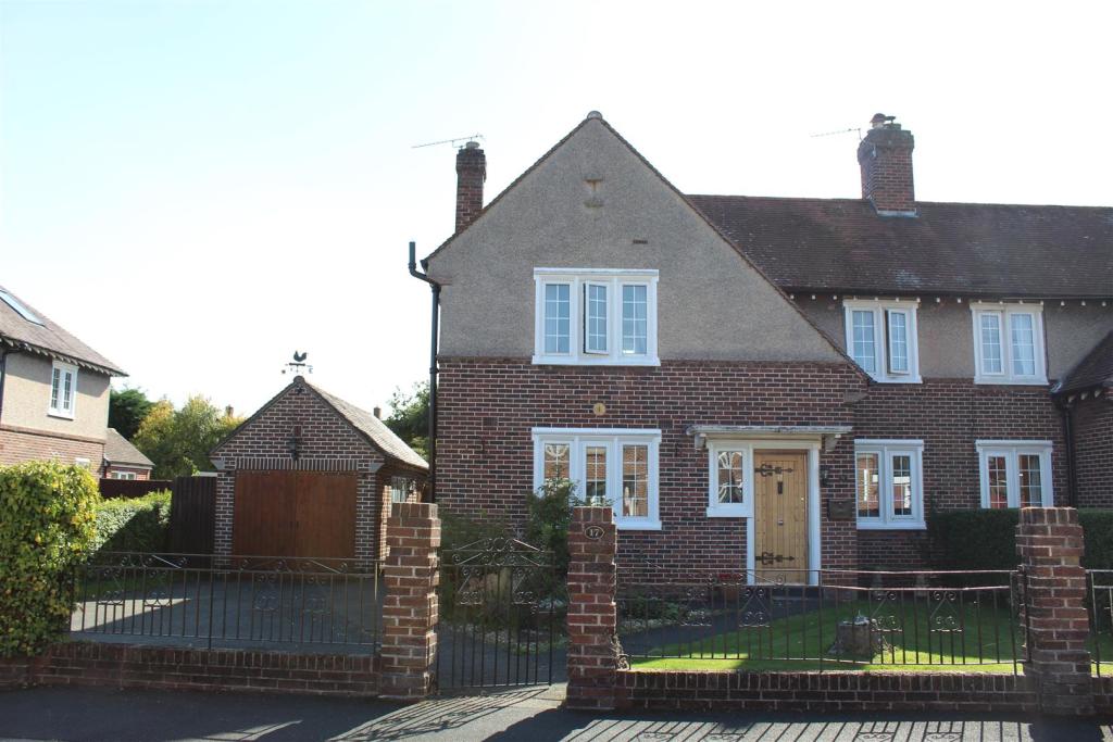 3 bedroom semidetached house for sale in Harlescott Crescent