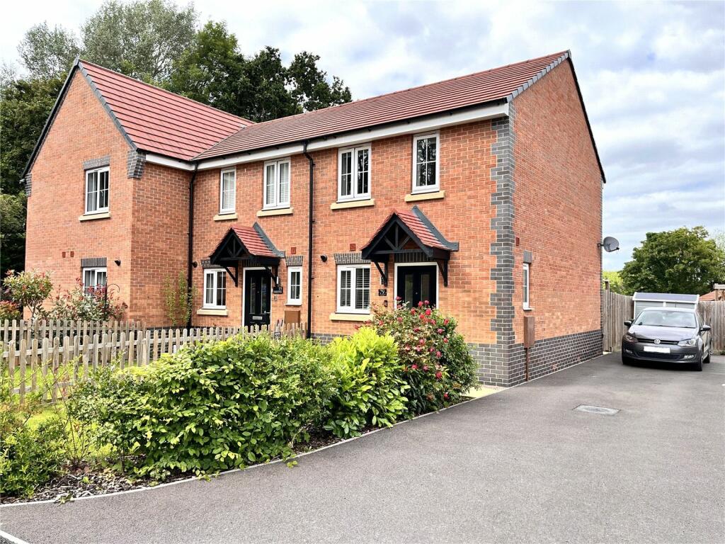 2 bedroom end of terrace house for sale in Gardeners Place, Sutton