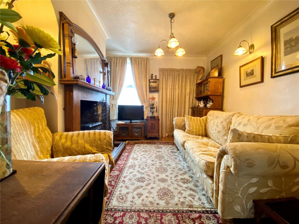 3 bedroom terraced house for sale in Wellington Road, Horsehay, Telford