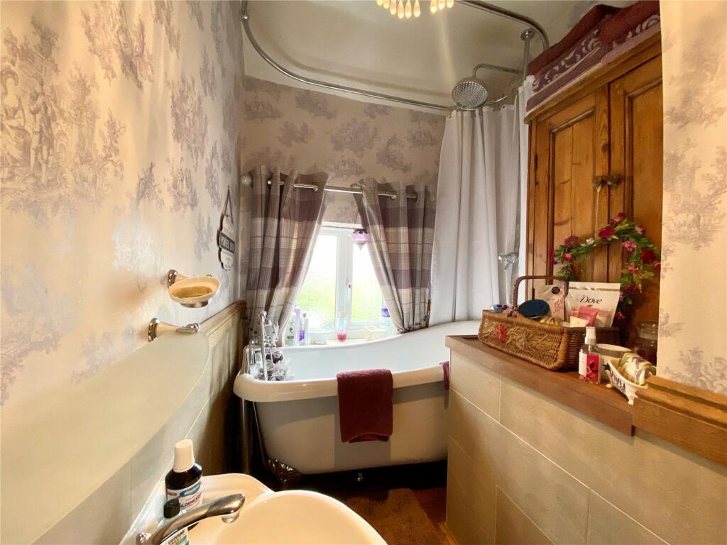 3 bedroom terraced house for sale in Wellington Road, Horsehay, Telford