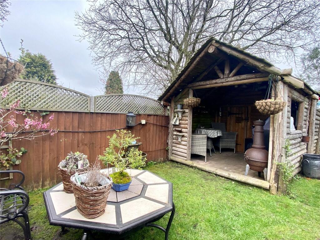 3 bedroom terraced house for sale in Wellington Road, Horsehay, Telford