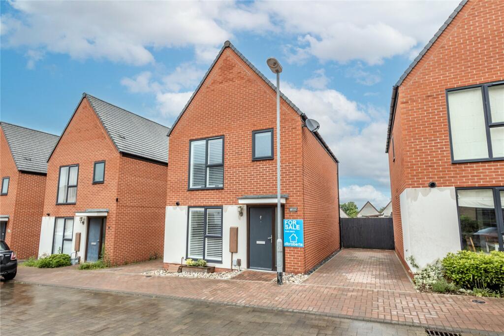 3 bedroom detached house for sale in Hendy Avenue, Ketley, Telford