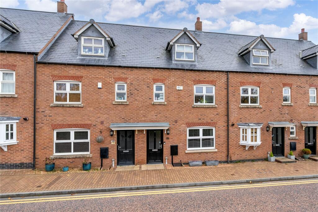 4 bedroom terraced house for sale in Ellens Bank, Lightmoor, Telford