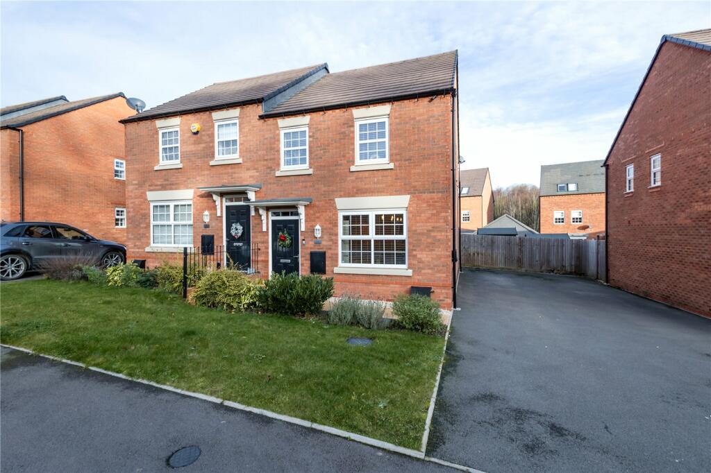 3 bedroom semi-detached house