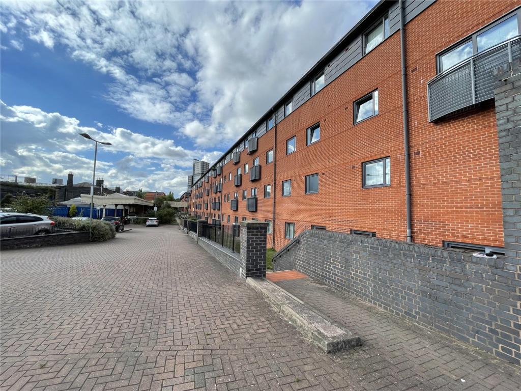 2 bedroom apartment for sale in Broad Gauge Way, Wolverhampton, West