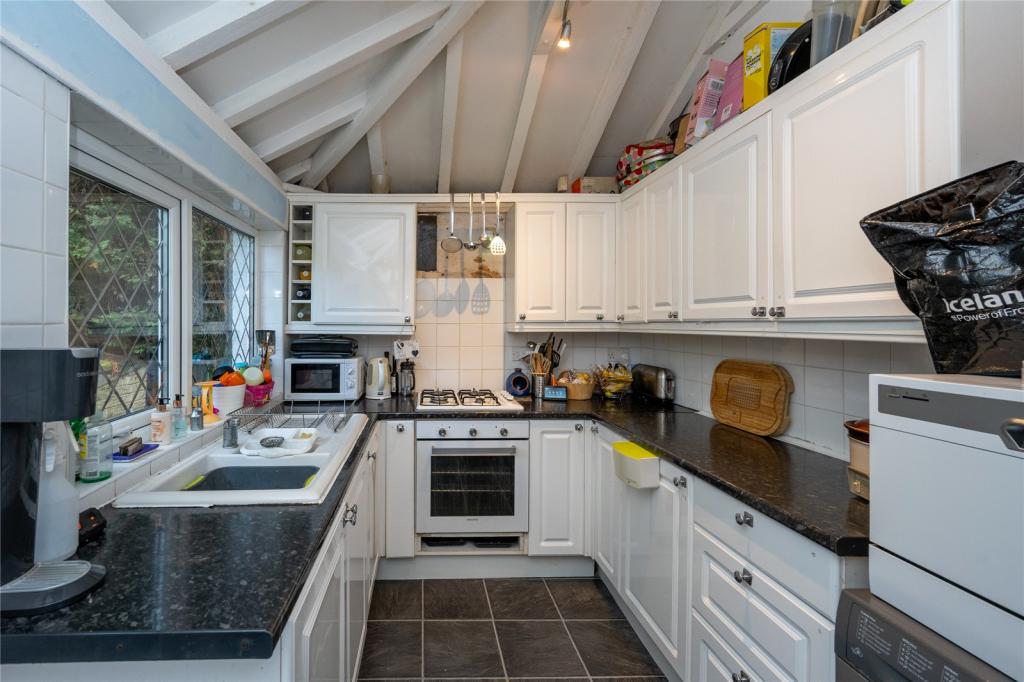 3 bedroom detached house for sale in Park Road East, West Park