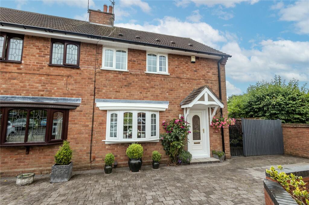 2 bedroom semidetached house for sale in Kinlet Close, Castlecroft