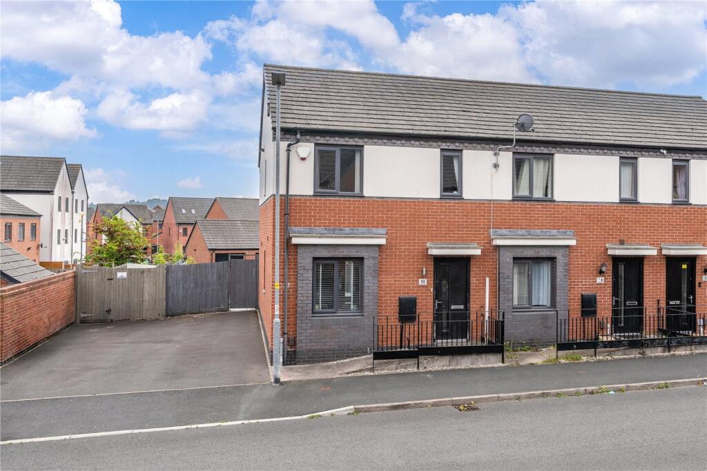 3 bedroom end of terrace house