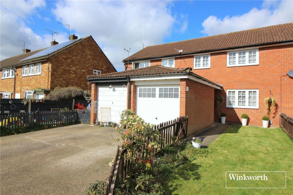 3 bedroom terraced house for sale in Greenside, Borehamwood