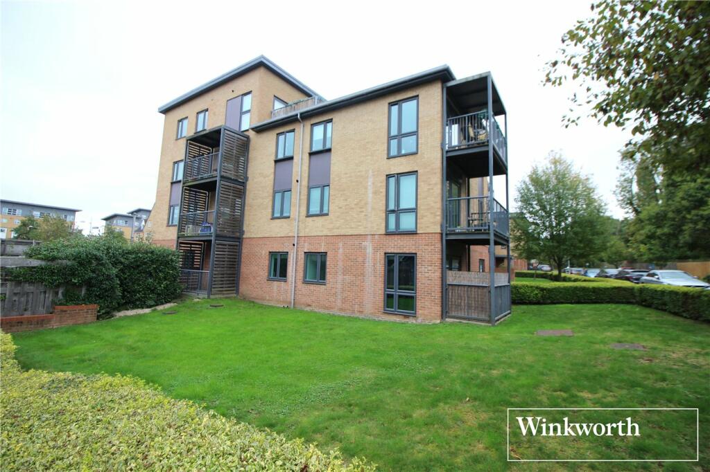 2 bedroom apartment for sale in Lawford Court, Grade Close, Elstree