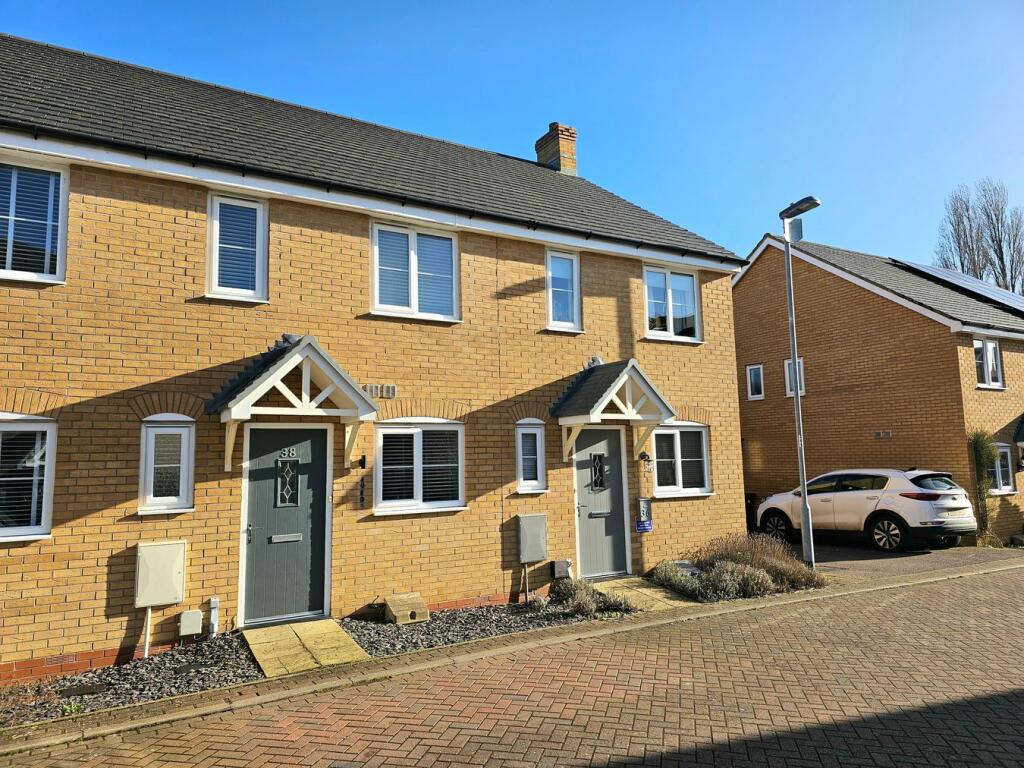 2 bedroom terraced house for sale in Windmill Place, Papworth Everard