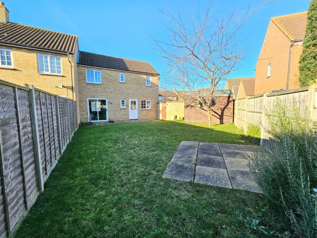 3 bedroom end of terrace house for sale in Lower Cambourne, Cambridge, CB23
