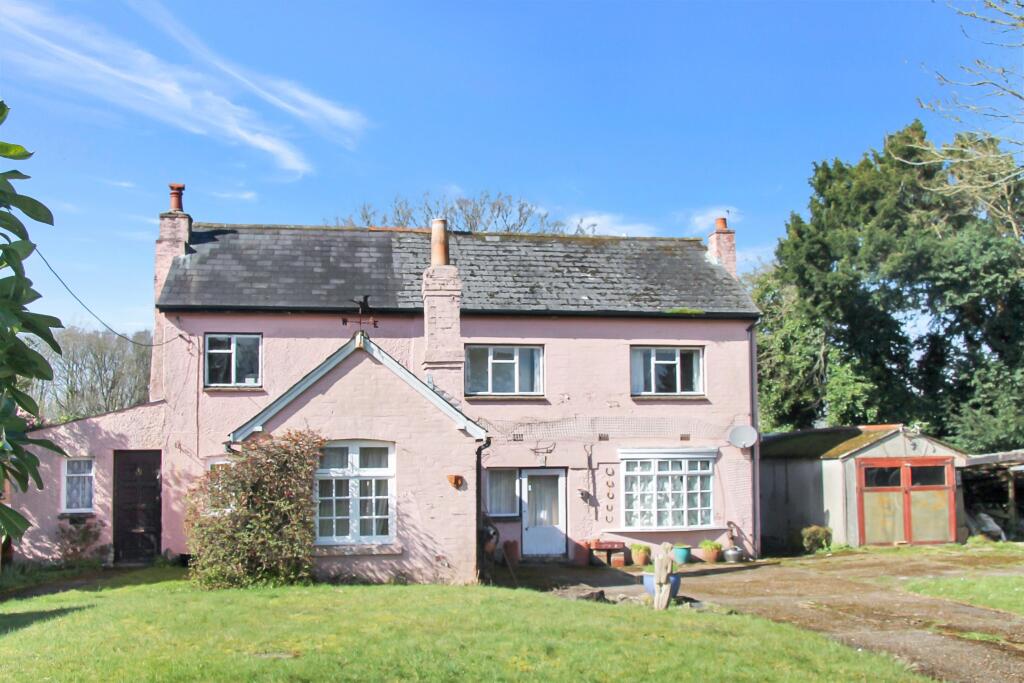 3 bedroom detached house for sale in Shirrell Heath, Hampshire, SO32