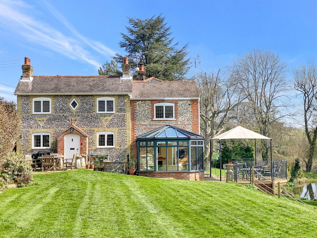4 bedroom detached house for sale in Durley, Hampshire, SO32