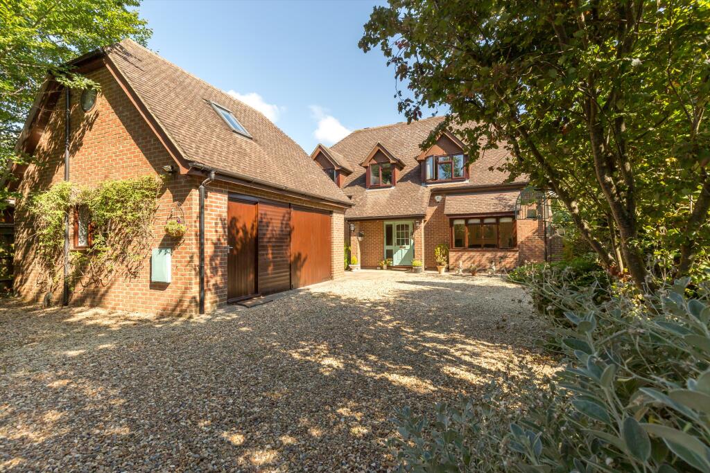 Main image of property: Courtenay Close, Sutton Courtenay, Oxfordshire, OX14