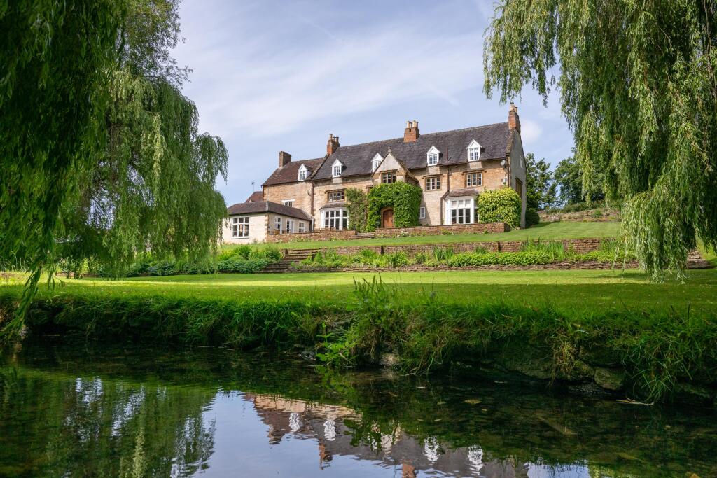 Main image of property: Combrook, Warwick, Warwickshire, CV35