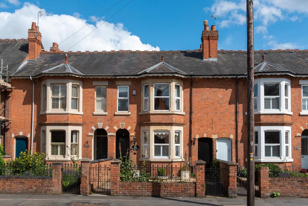 Main image of property: Evesham Place, Stratford-upon-Avon, Warwickshire, CV37