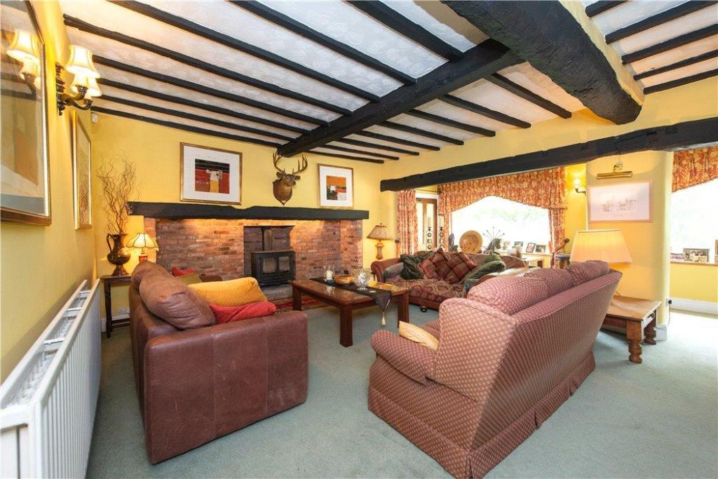 5 bedroom detached house for sale in Snitterfield Lane, Norton Lindsey