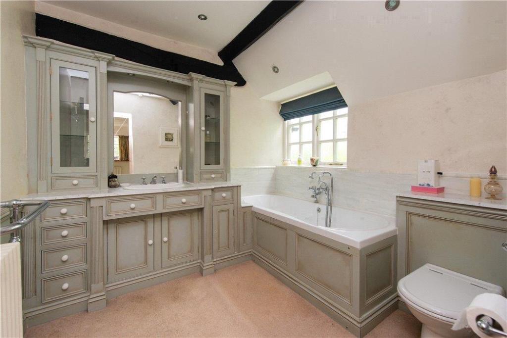 5 bedroom detached house for sale in Snitterfield Lane, Norton Lindsey