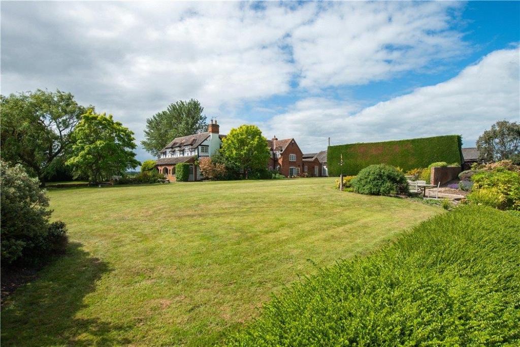 5 bedroom detached house for sale in Snitterfield Lane, Norton Lindsey