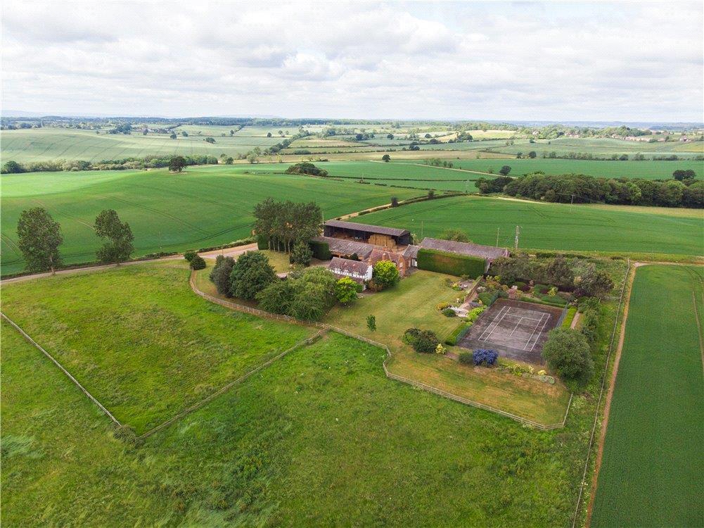 5 bedroom detached house for sale in Snitterfield Lane, Norton Lindsey