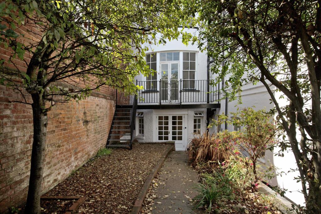 Main image of property: Exmouth, Devon, EX8