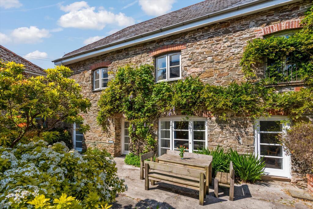 Main image of property: The Barn and Laundry, Chantry, Aveton Gifford, Kingsbridge, TQ7