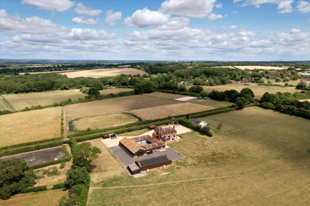 Main image of property: Bottle Lane, Warfield, Bracknell, Berkshire, RG42