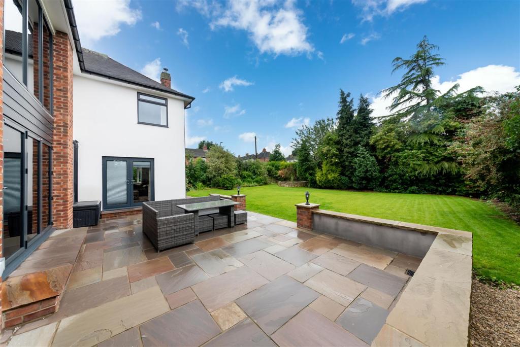 4 bedroom detached house for sale in Cow Lane, Havercroft, Wakefield, WF4