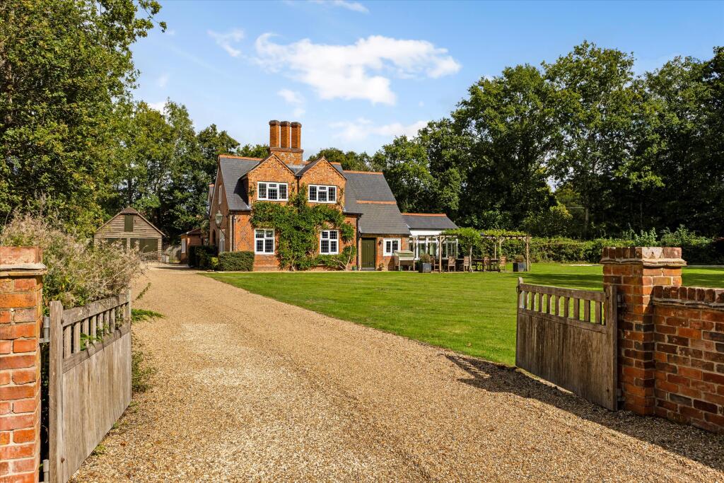 Main image of property: Baughurst Road, Baughurst, Tadley, Hampshire, RG26