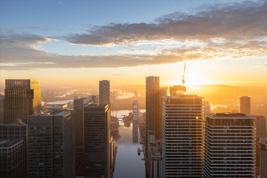 Main image of property: The Landmark Pinnacle, Westferry Road, Isle Of Dogs, London, E14