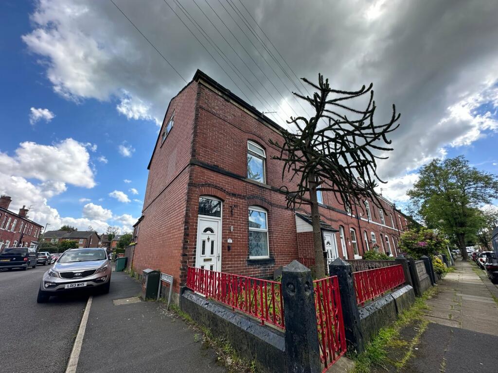 2 bedroom terraced house for sale in Nipper Lane, Whitefield