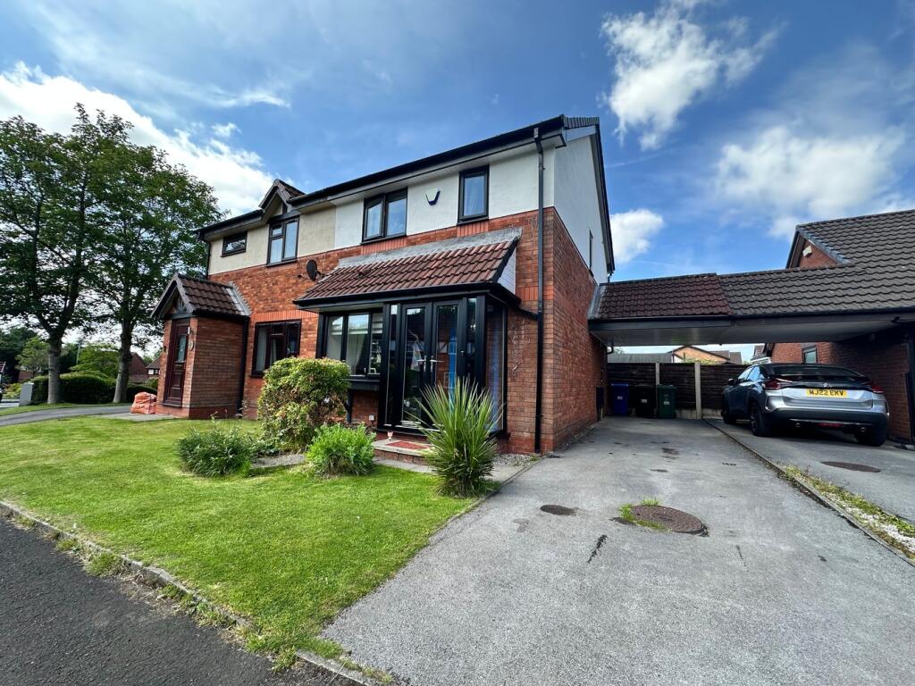 Main image of property: Vale Edge, Radcliffe, Manchester, M26