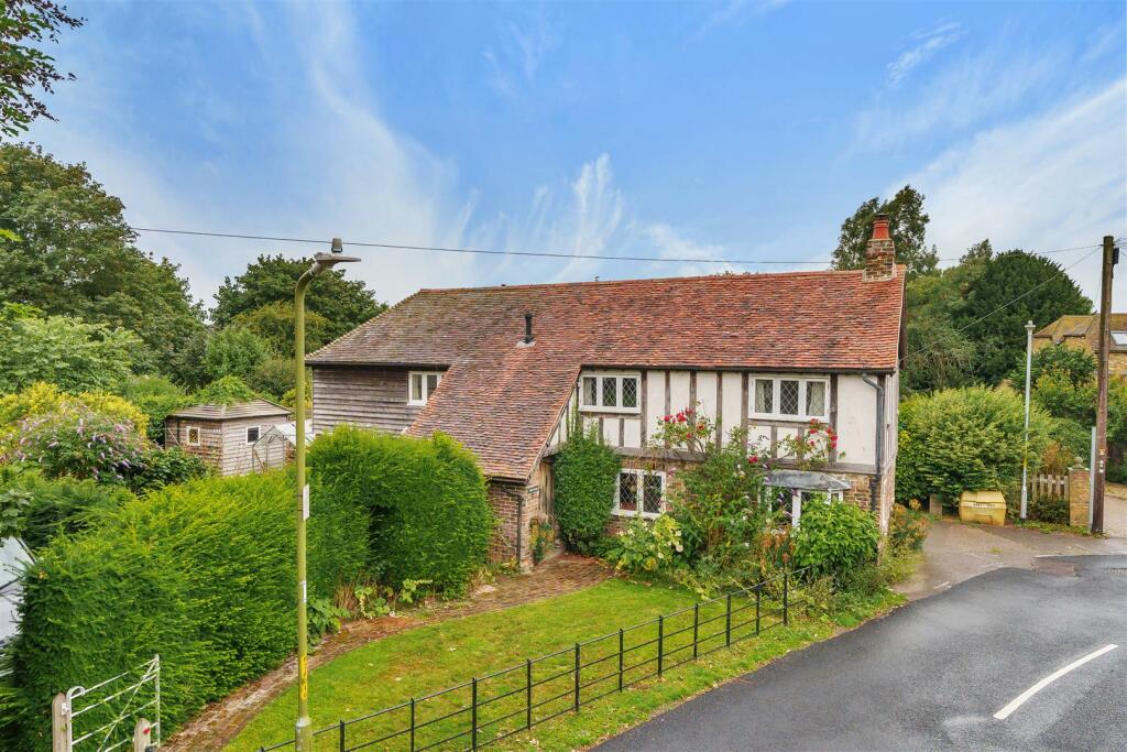 3 bedroom detached house for sale in Manor Road, St Nicholas at Wade