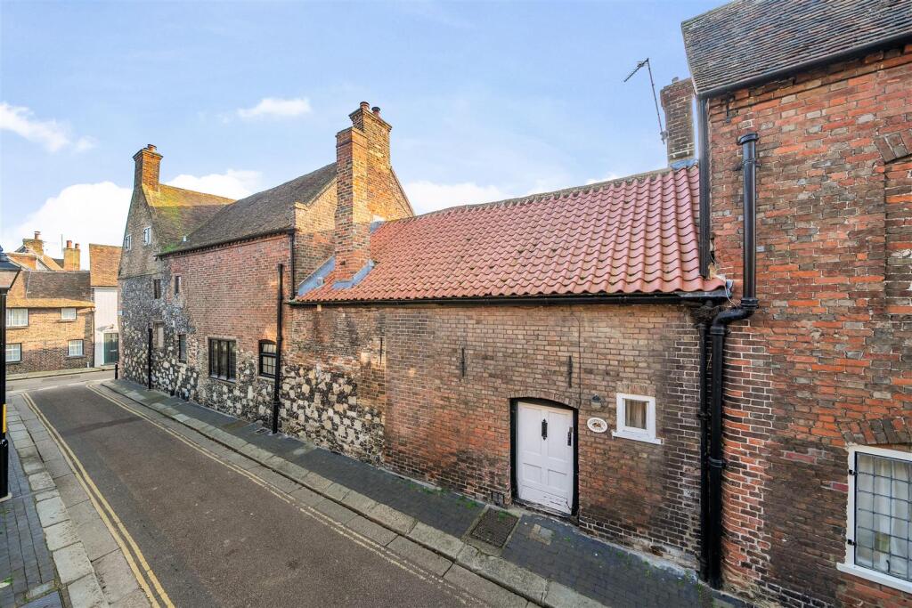 Main image of property: Vicarage Lane, Sandwich