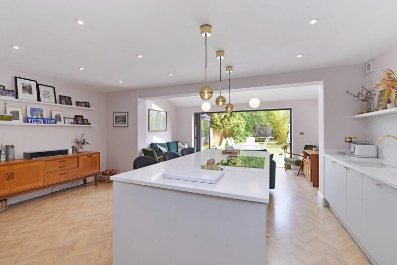 3 bedroom semidetached house for sale in Rowly Drive, Cranleigh, GU6