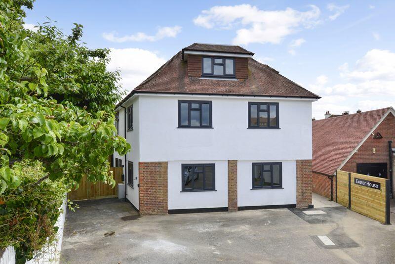 2 bedroom property for sale in Tylers Court, Central Cranleigh, GU6