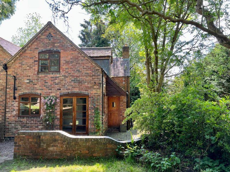 3 bedroom semidetached house for sale in Vine Lane, Clent, DY9