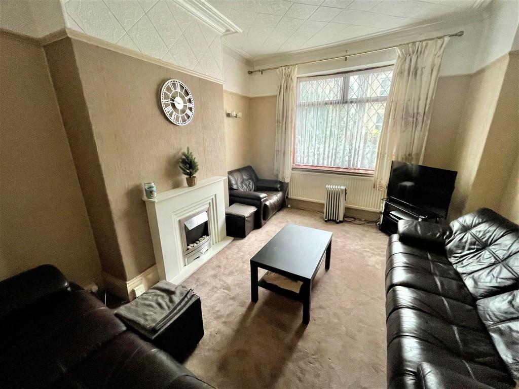 5 bedroom terraced house for sale in Soothill Lane, Batley, WF17