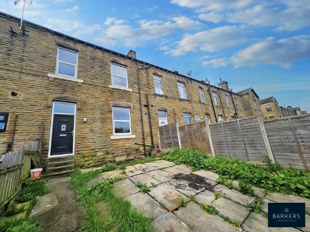 2 bedroom terraced house for sale in Bradford Road, Batley, WF17