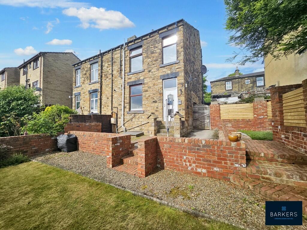 2 bedroom end of terrace house for sale in Brookroyd Lane, Birstall