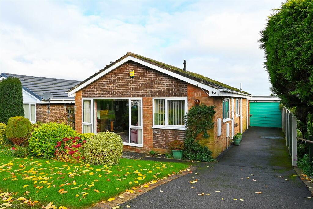 2 bedroom bungalow for sale in Gainsborough Road, Dronfield, S18