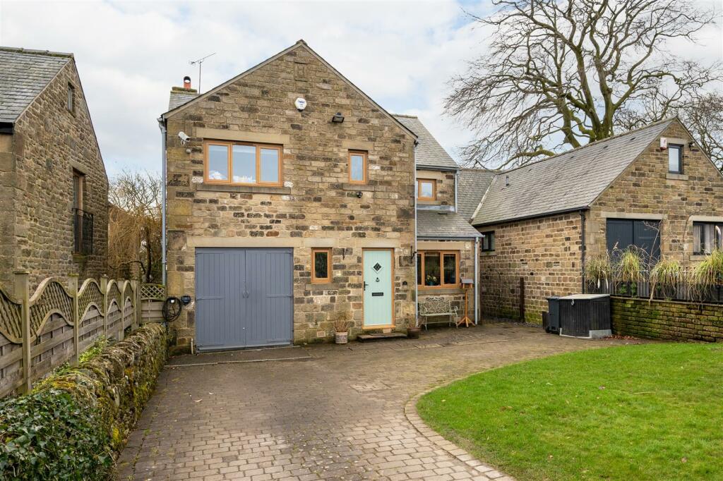 4 bedroom detached house for sale in Park Farm, Dronfield Woodhouse