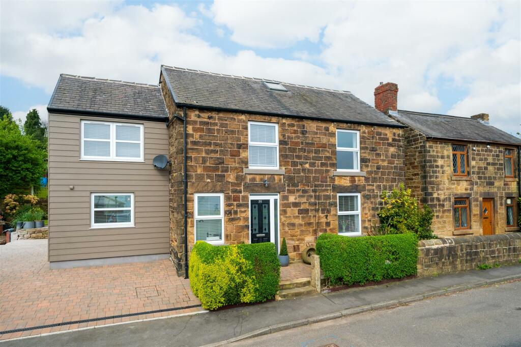 4 bedroom cottage for sale in Lightwood Road, Marsh Lane, Sheffield, S21
