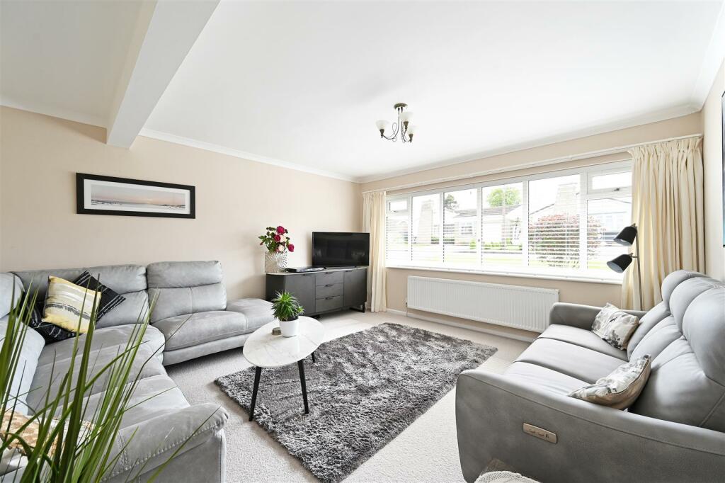 4 bedroom detached house for sale in Melbourne Avenue, Dronfield