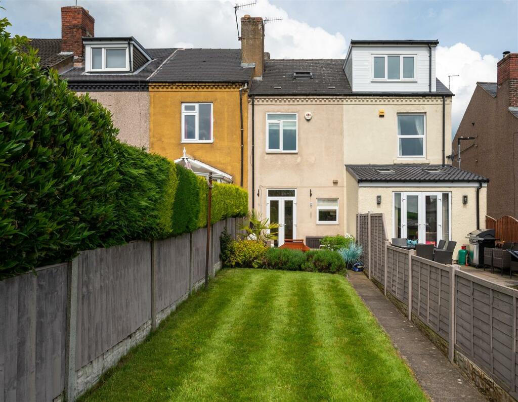 3 bedroom terraced house for sale in St. Johns Road, Unstone, Dronfield